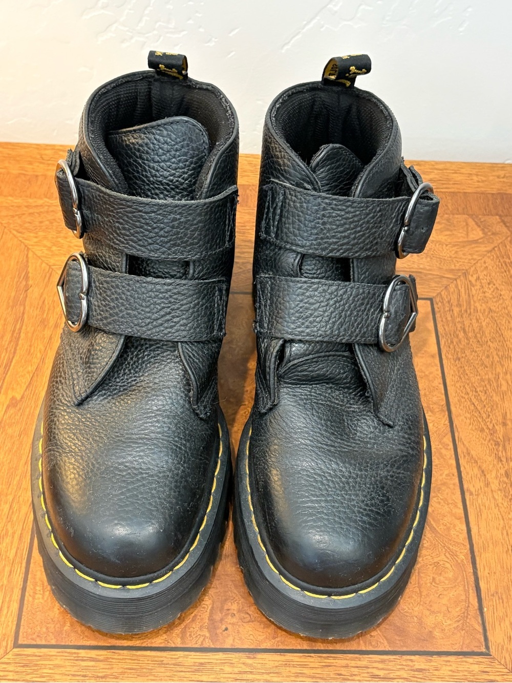Dr. Martens Devon Heart leather platform boots - Picture 2 of 7